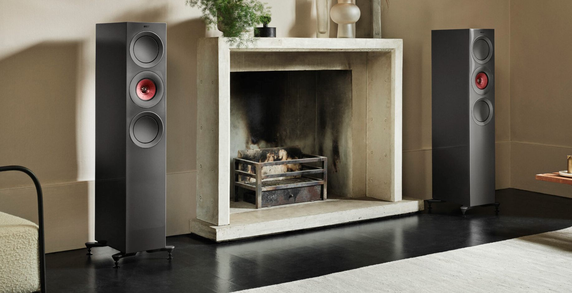 R Series lifestyle R7Meta TitaniumGlossSpecialEdition scaled