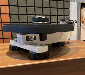 AVID Ingenium Plug&Play - biela, vystavený kus k prezentáciám, bez krytu (SKLADOM) (2/8)