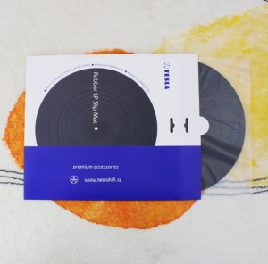 TESLA Rubber - antivibračná gumová slipmat (2/4)