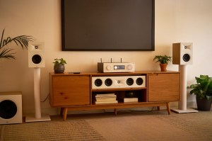 JBL STAGE FS - stojany pre regálové reproduktory STAGE 240B a 250B, výška 70 cm - biela (14/15)