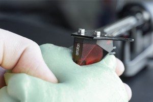 Pro-Ject Vinyl Care Set - Brush It + Clean It + Vinyl Clean + level it + cloth it (14/14)